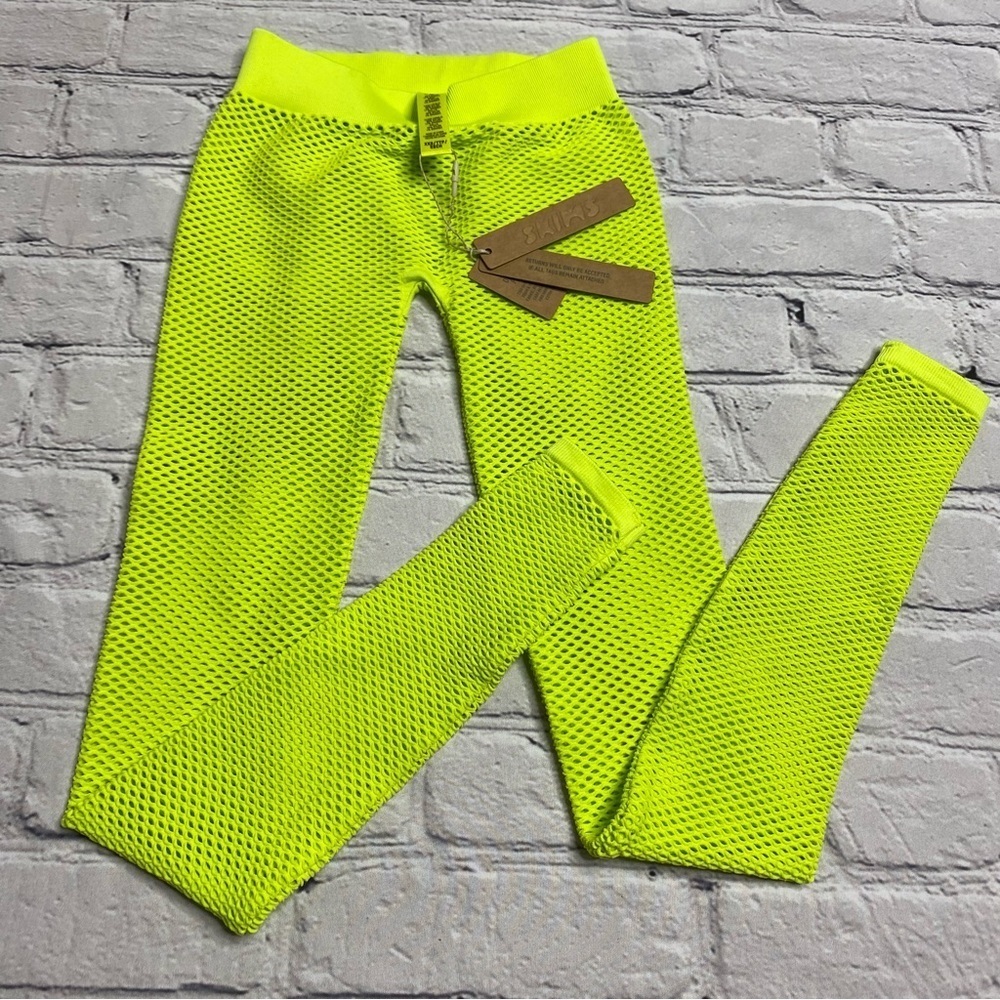 Skims perforated seamless leggings size XXS in Lime NEW - Picture 4 of 9